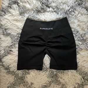 Alphalete Amplify Shorts in Black 4.5”